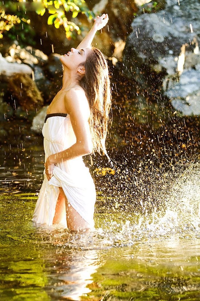 Marie Avgeropoulos in Sacramento