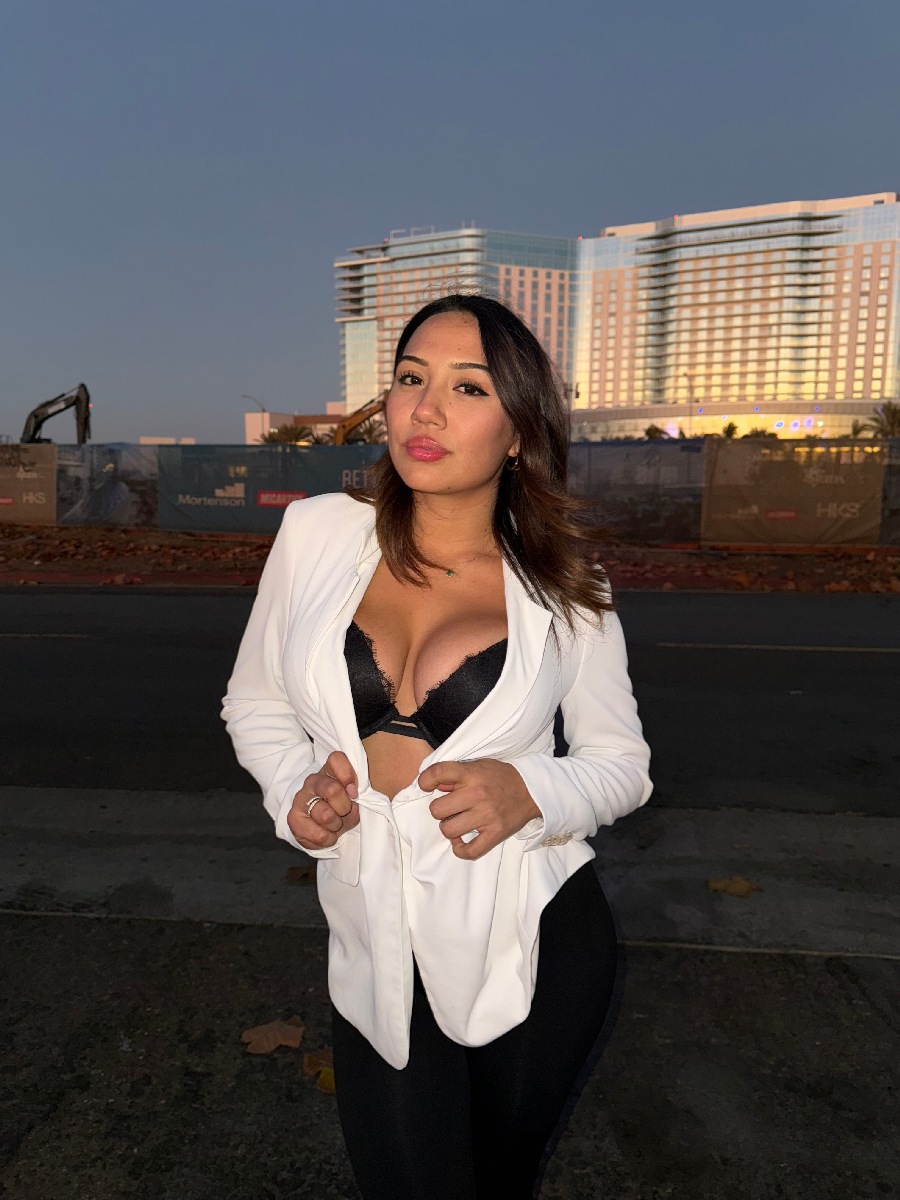 Take a pause and enjoy Ali Cruz — streaming from Sacramento