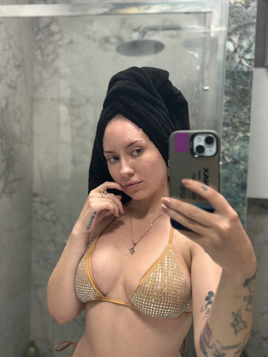 Nude girl KateV in Sacramento