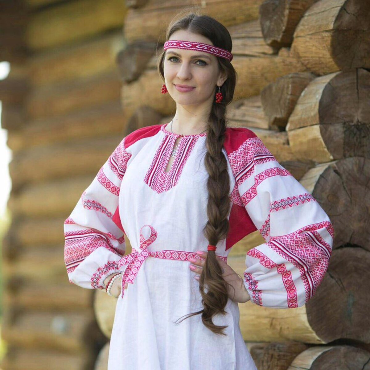 Girls in Slavic costumes in Sacramento
