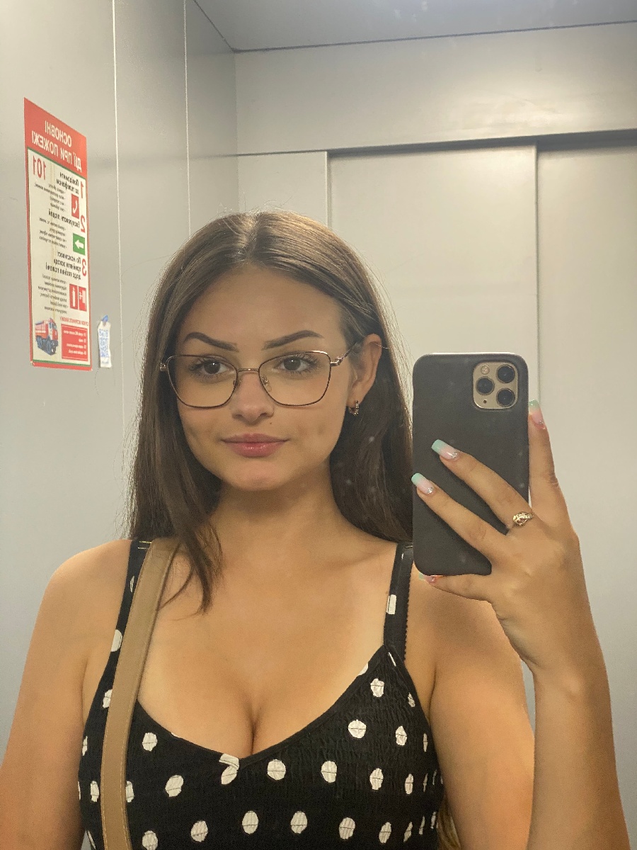 Sexy model Stacy in Sacramento